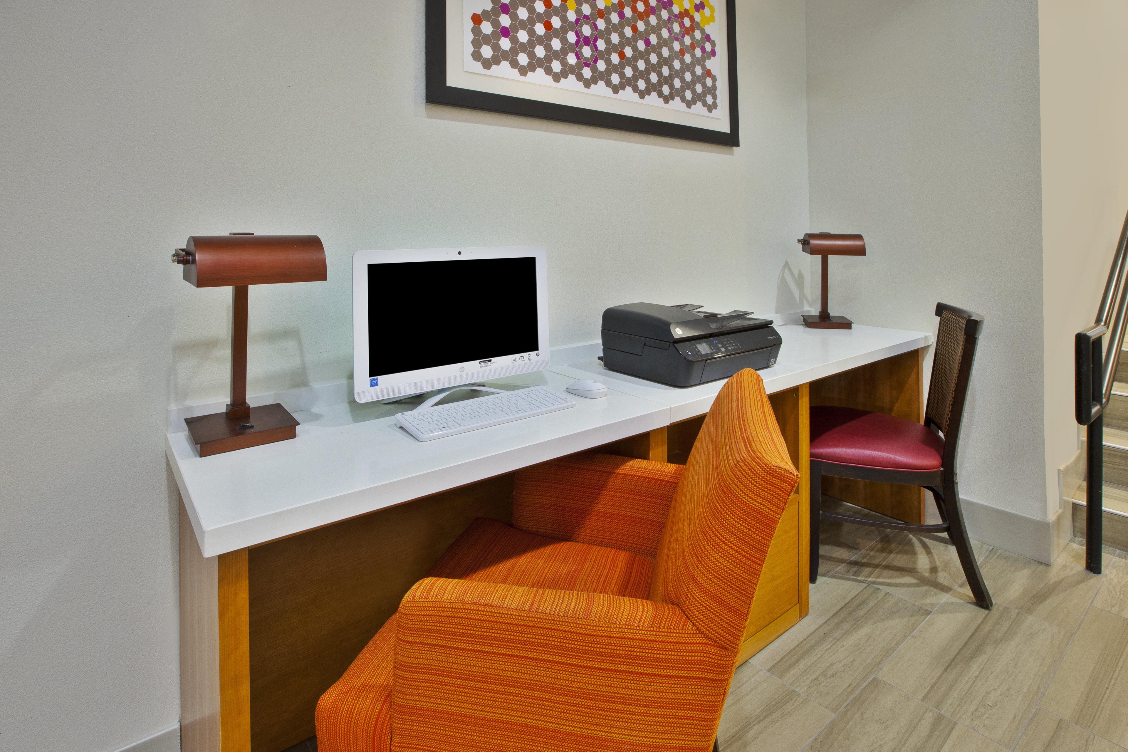 Holiday Inn Express Hotel & Suites Manchester Conference Center By Ihg Zewnętrze zdjęcie