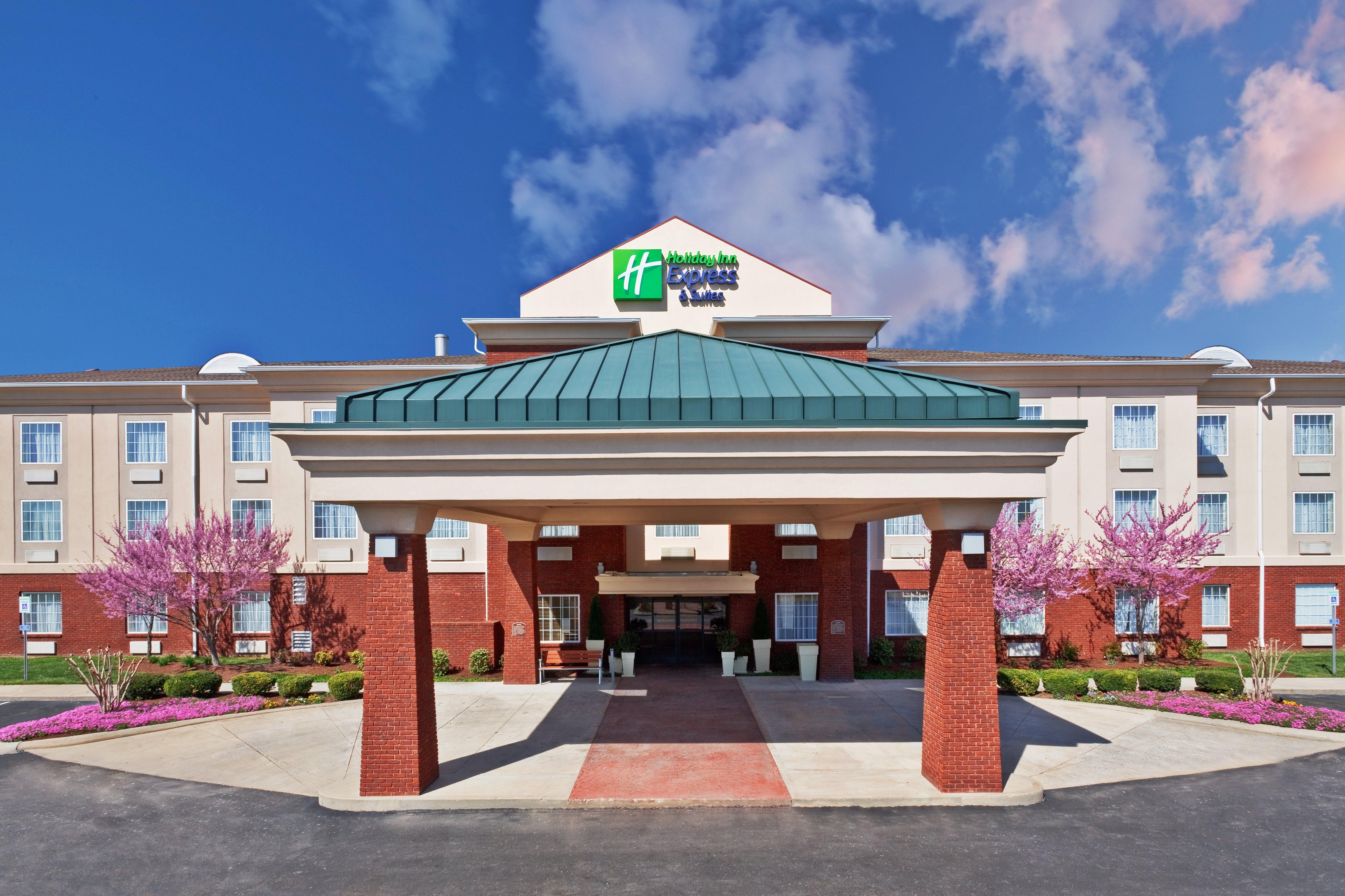 Holiday Inn Express Hotel & Suites Manchester Conference Center By Ihg Zewnętrze zdjęcie